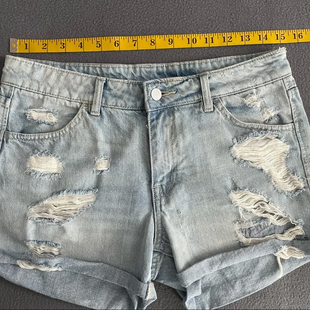 HM Ripped Jean Short - Picture 5 of 5